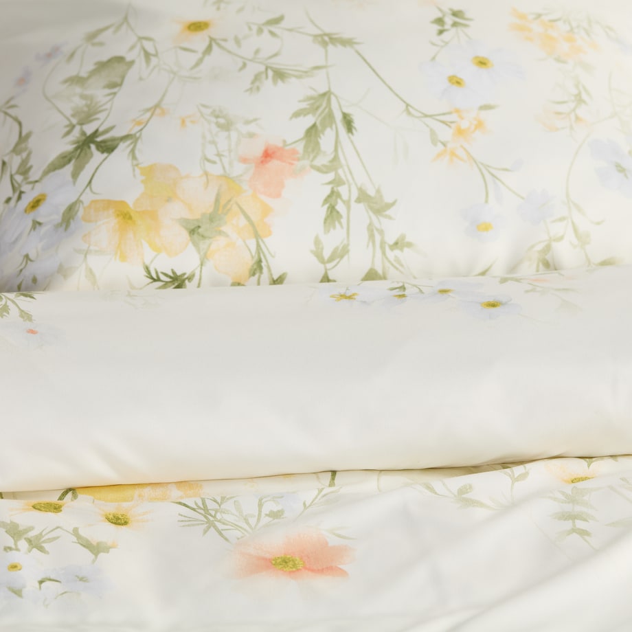 Pościel Z Mikrofibry Laka 160x200 cm z motywem kwiatowym