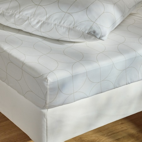 Prześcieradło z bawełny satynowej z gumką Mistose 180x200 cm z motywem geometrycznym