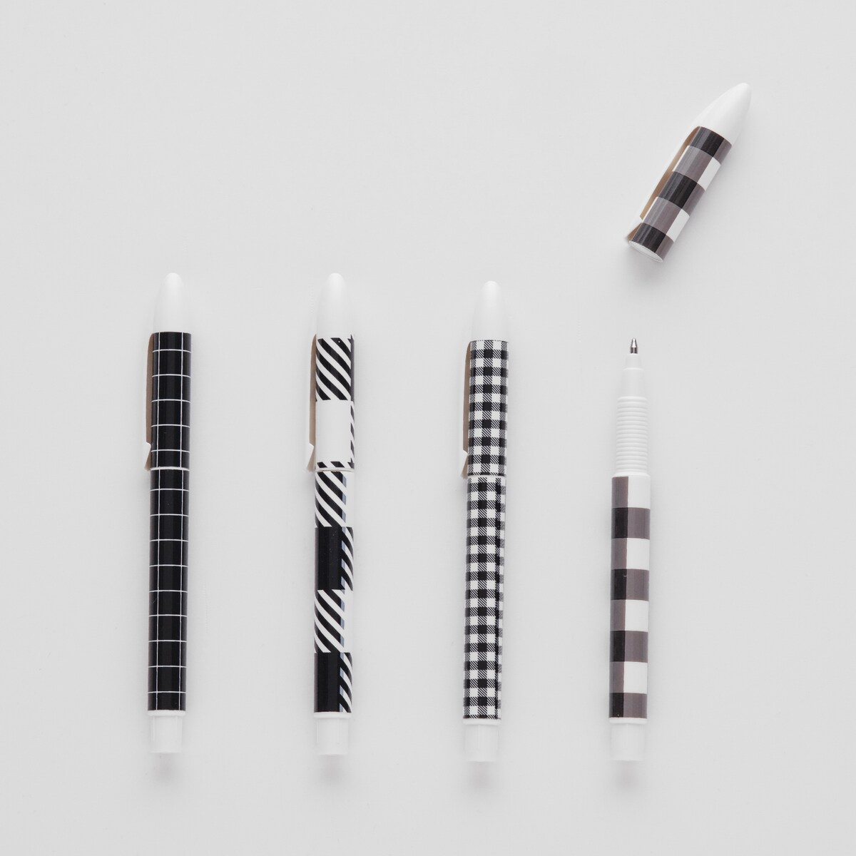 Komplet Długopisów Checkio