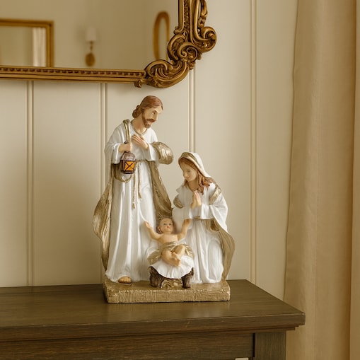 Figurka Sancta z motywem świętej rodziny