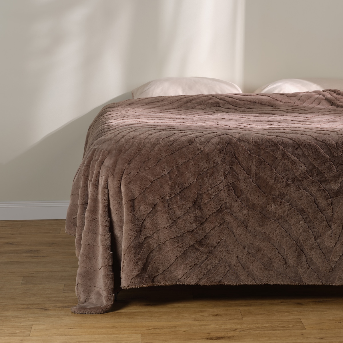 Narzuta Futrzana Sarafi 180x220 cm z motywem zwierzęcym