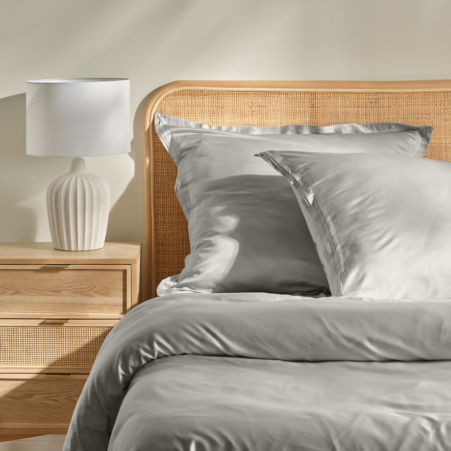 Pościel satynowa z mikrofibry Lobelia 160x200 cm