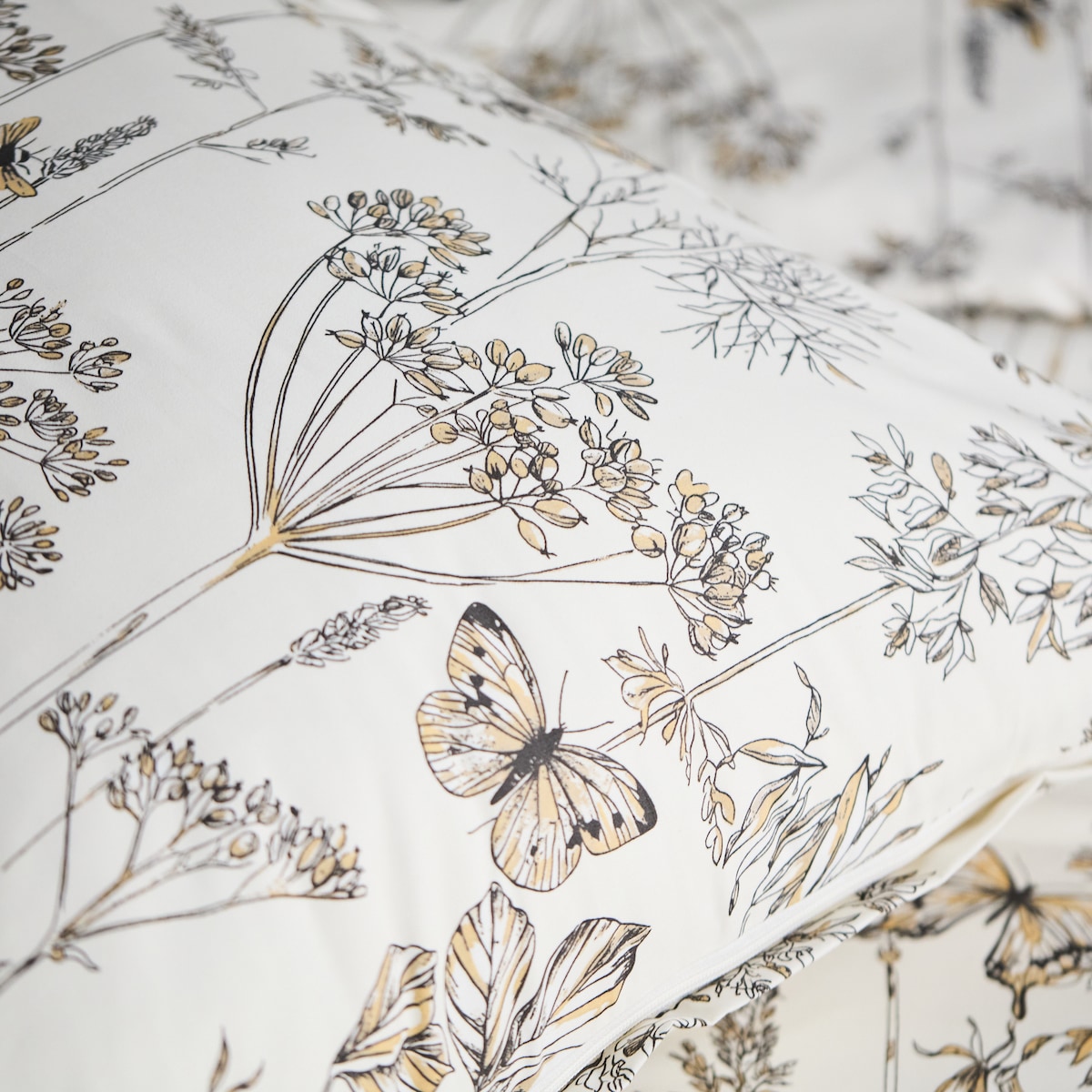 Komplet pościeli z mikrofibry Alba 200x220 cm z 2 poszewkami 70x80