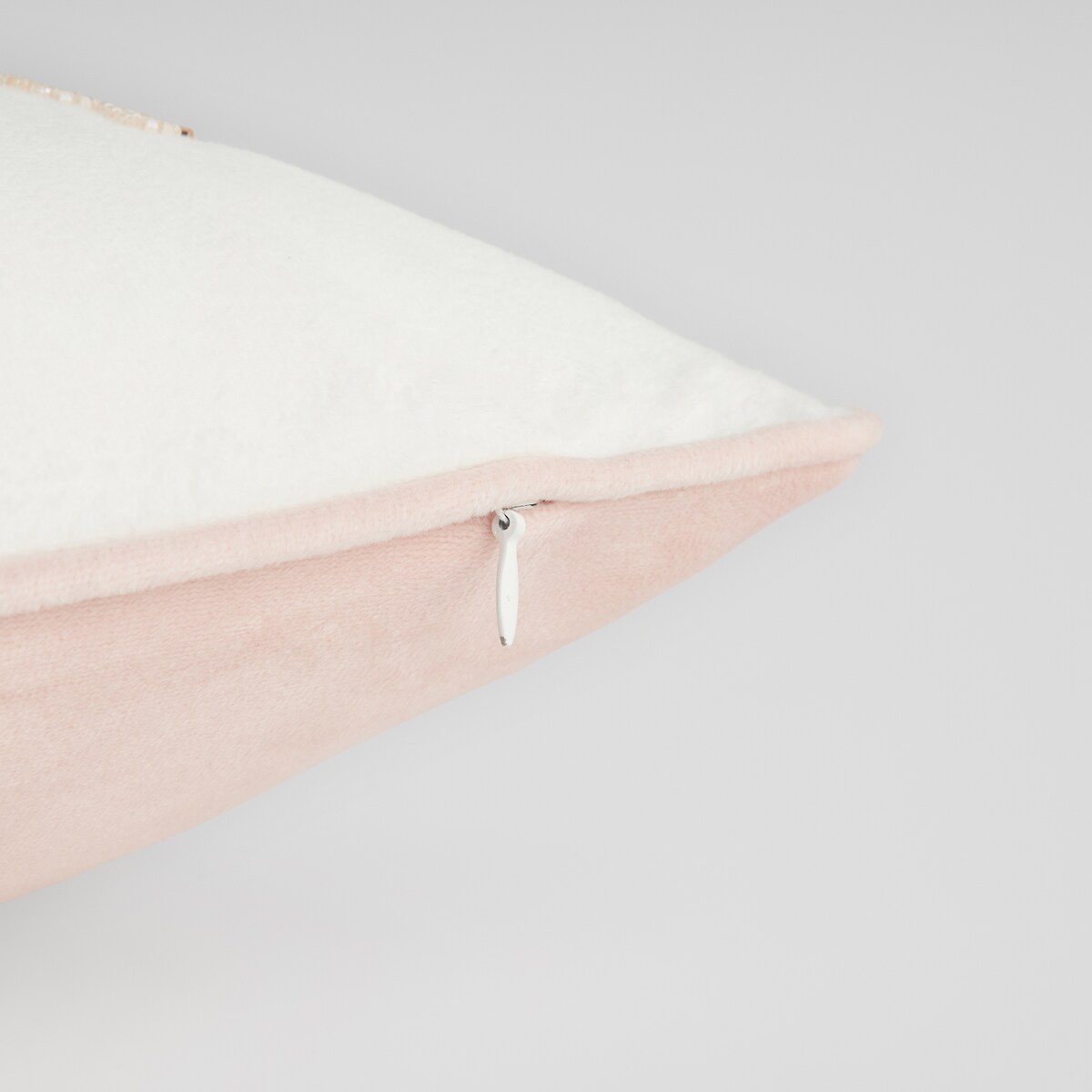 Poszewka Haftowana Toome 45x45 cm z motywem zwierzęcym