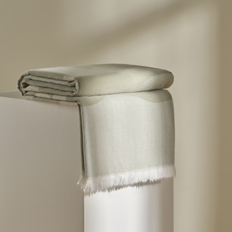 Koc Nica 130x170 cm z motywem liściastym