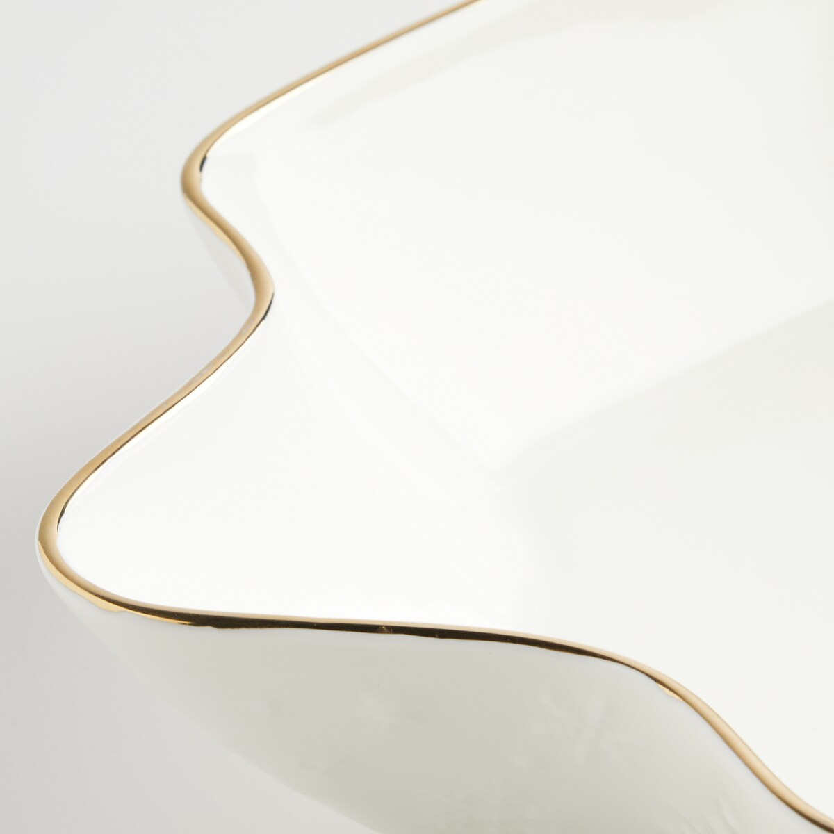 Misa Frostingo treedeep z motywem śnieżynki