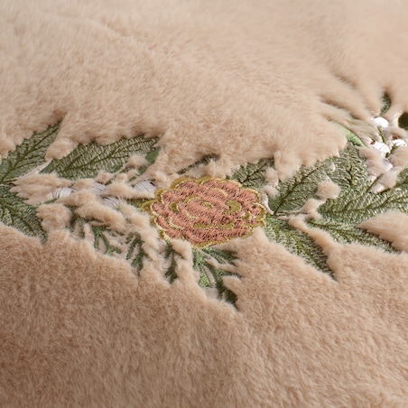 Poszewka Futrzana Pinfurra 45x45 cm z motywem szyszki