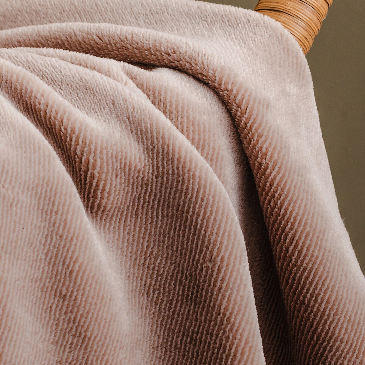 Koc Demeo 140x190 cm