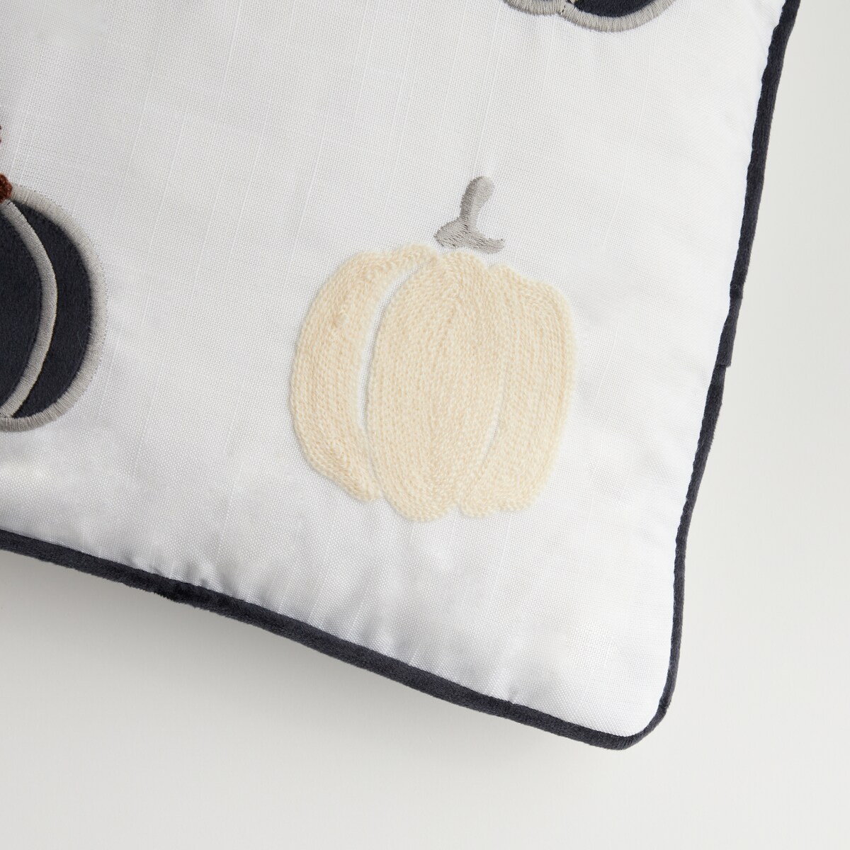 Poszewka Haftowana Pumpkinio 45x45 cm z motywem dyni