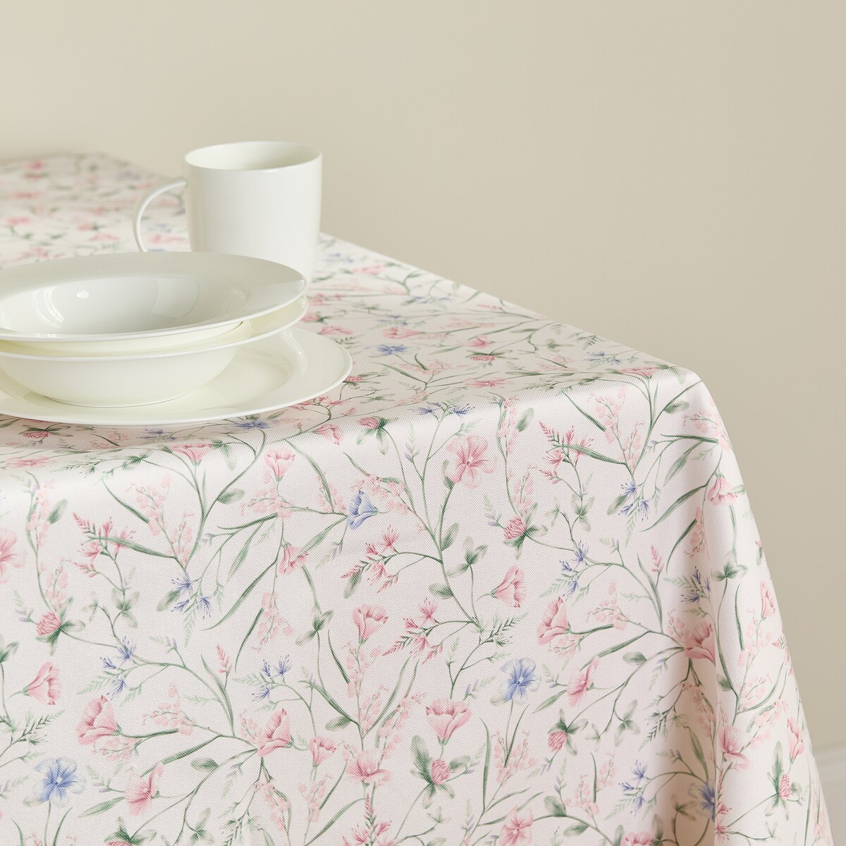 Obrus z nadrukiem Kiros 150x220 cm z motywem kwiatowym