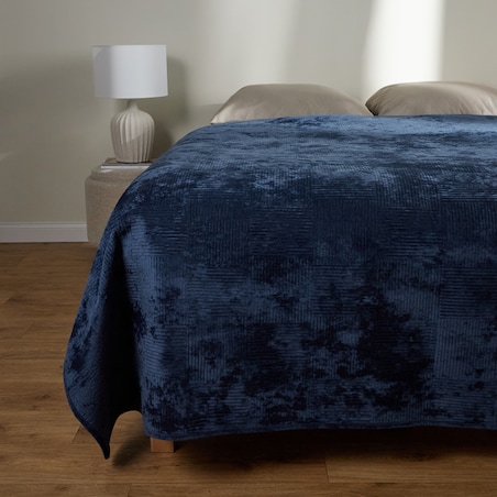 Jednokolorowa narzuta na łóżko Quadron 200x220 cm z motywem geometrycznym