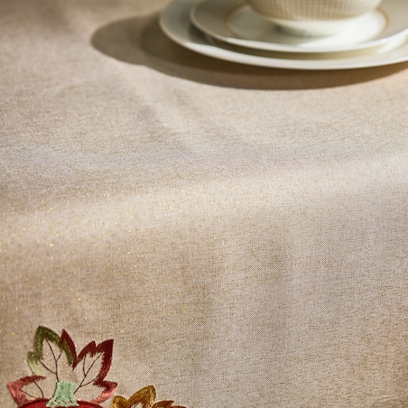 Obrus Haftowany Spice latte 145x220 cm