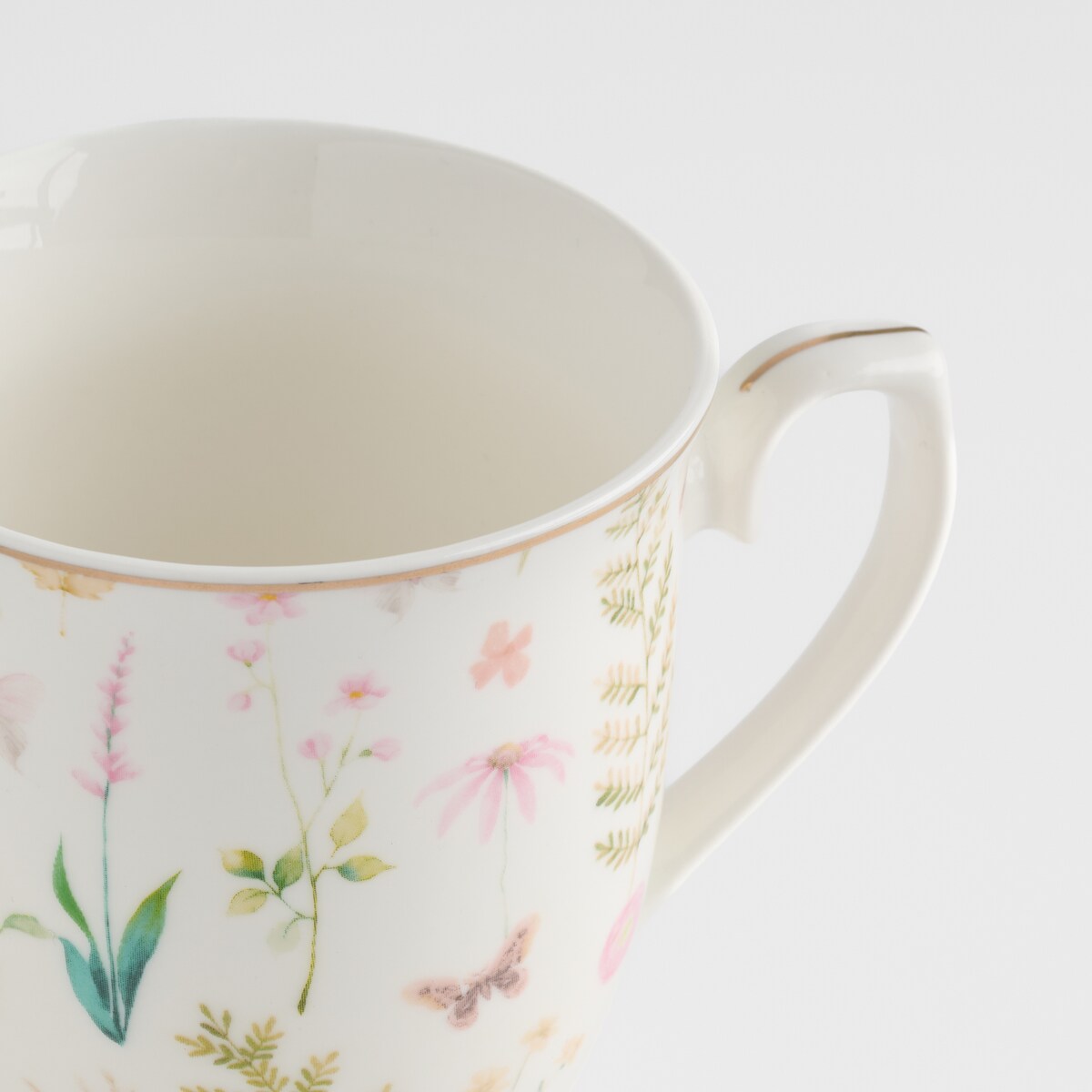 Kubek Meadinna z motywem kwiatowym