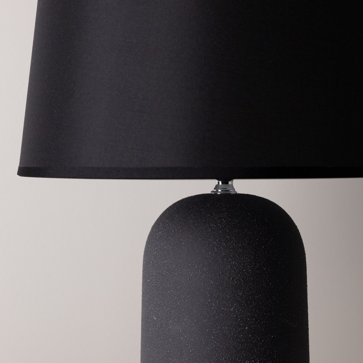 lampa stołowa z ceramiczną podstawą campi