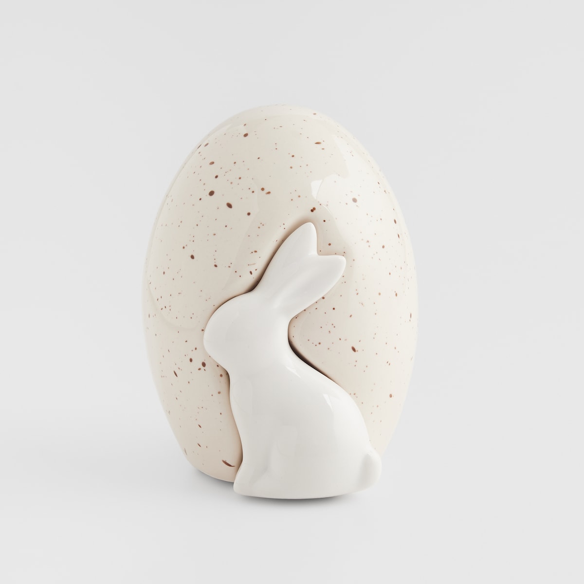 Figurka Nestmate z motywem jajka