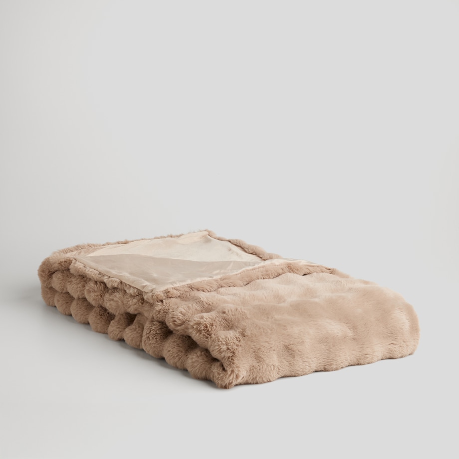 Jednokolorowa futrzana narzuta na łóżko Bares 180x200 cm