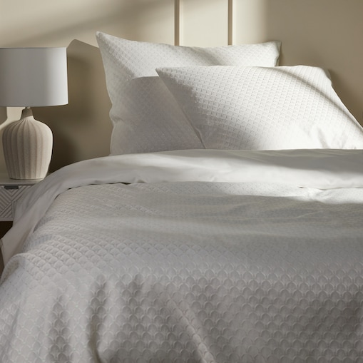 Komplet pościeli żakardowej Cinia 160x200 cm z 2 poszewkami 70x80