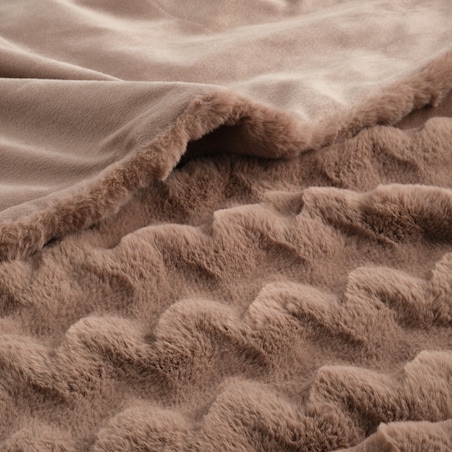 Jednokolorowa futrzana narzuta na łóżko Pilora 180x200 cm