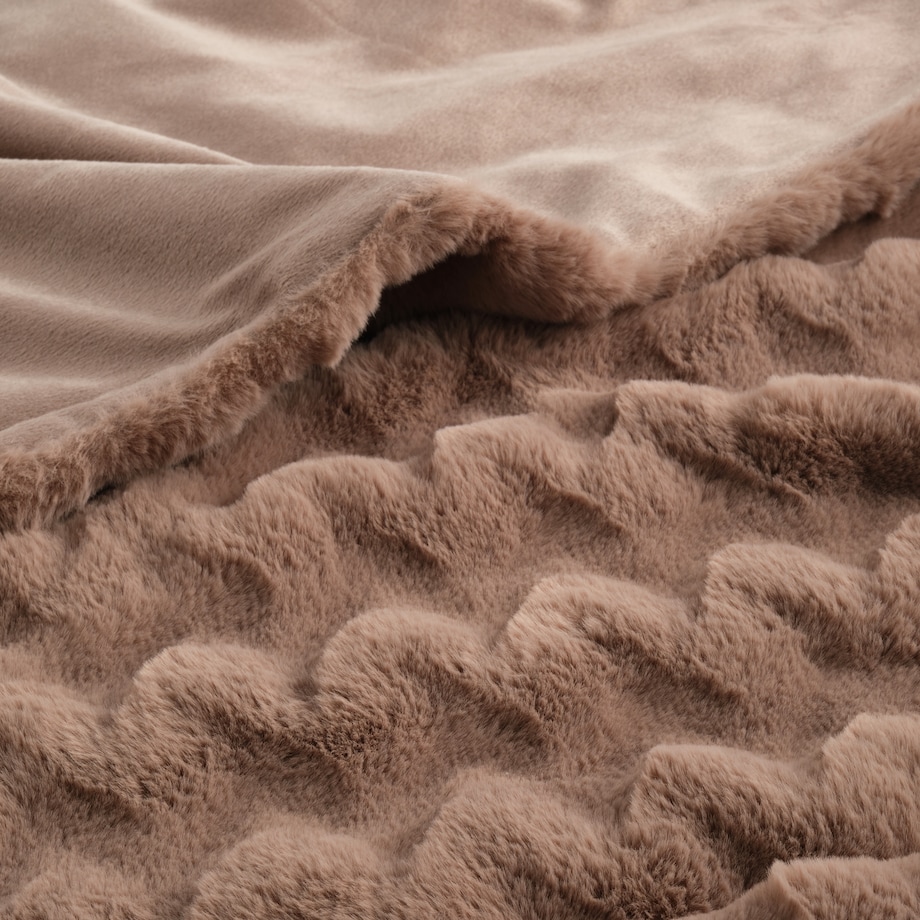Jednokolorowa futrzana narzuta na łóżko Pilora 180x200 cm