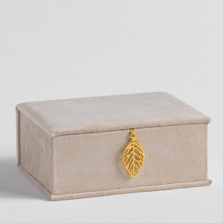 Welurowa szkatułka na biżuterią z ozdobnym zapięciem angeles