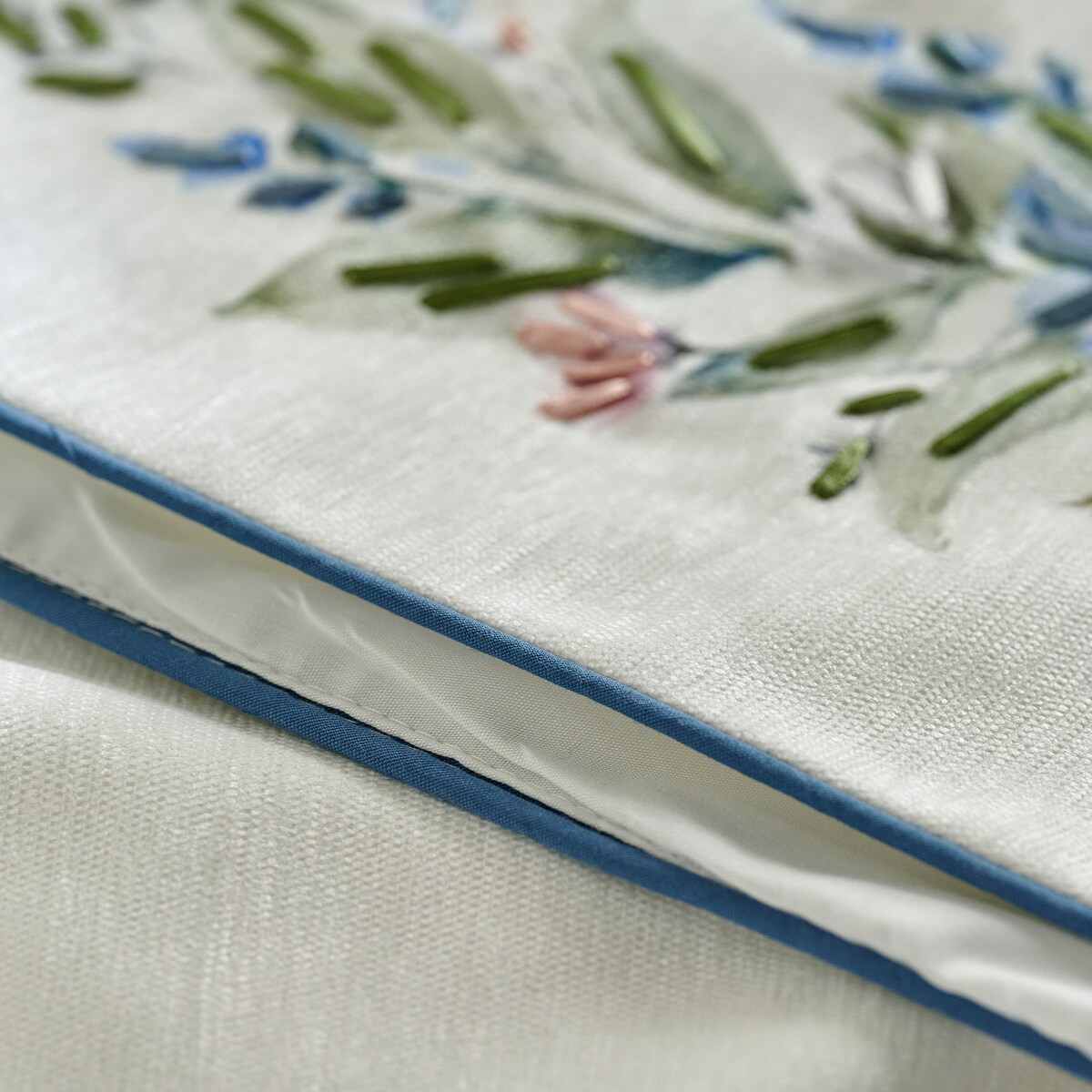 Bieżnik Haftowany Pansileo 40x180 cm z motywem królika