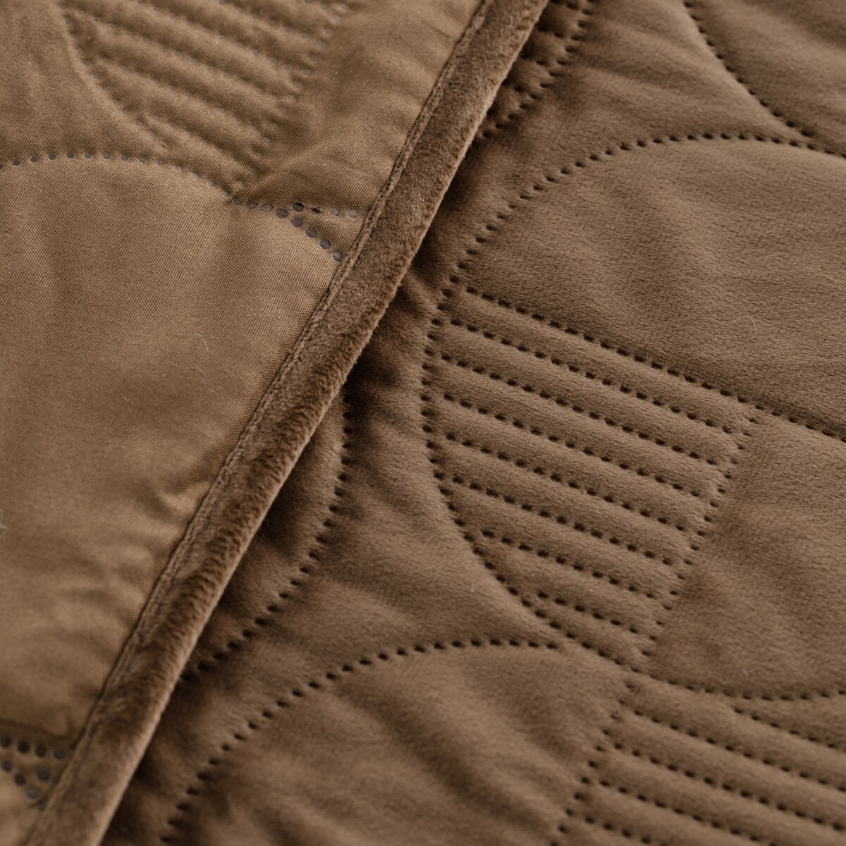 Narzuta Welwetowa w Wytłaczany Geometryczny Wzór Arnos 200x220 cm