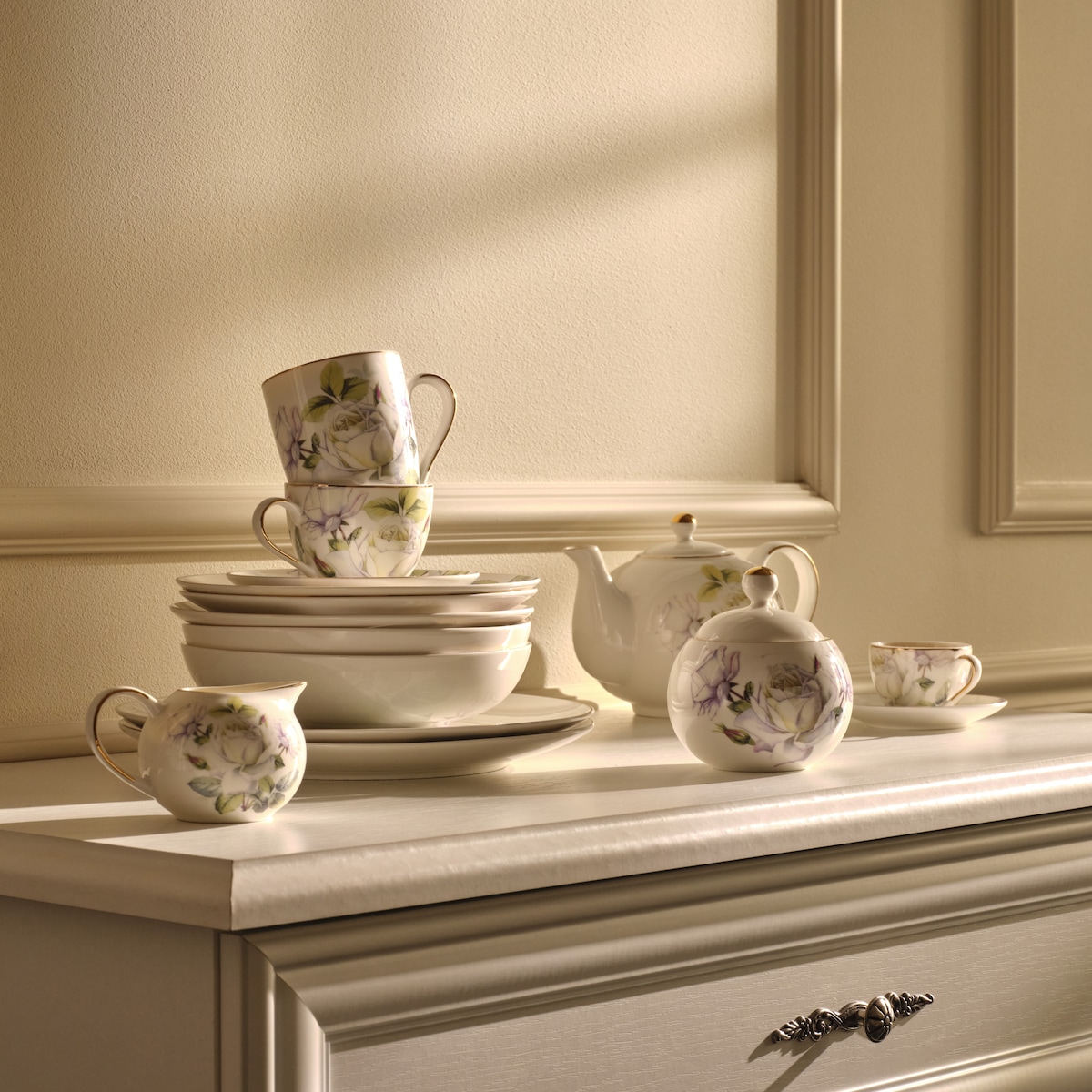 Kubek Arrosa z motywem kwiatowym