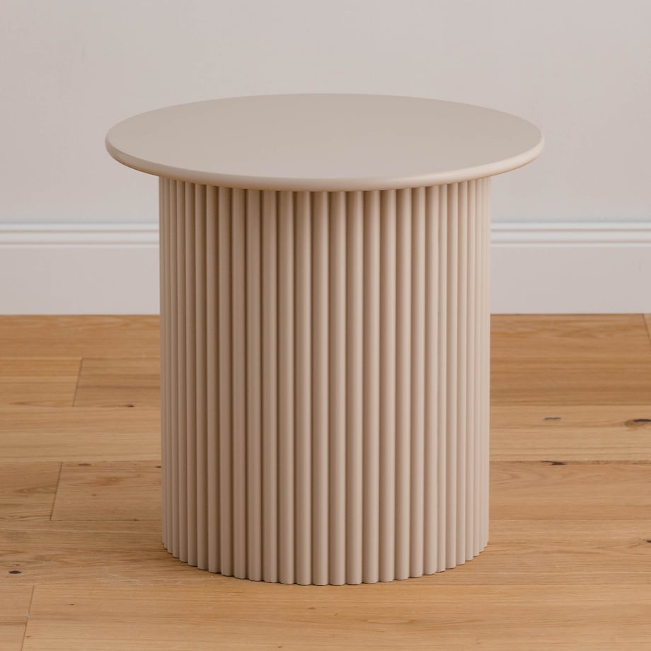 Okrągly ryflowany stolik riffle big