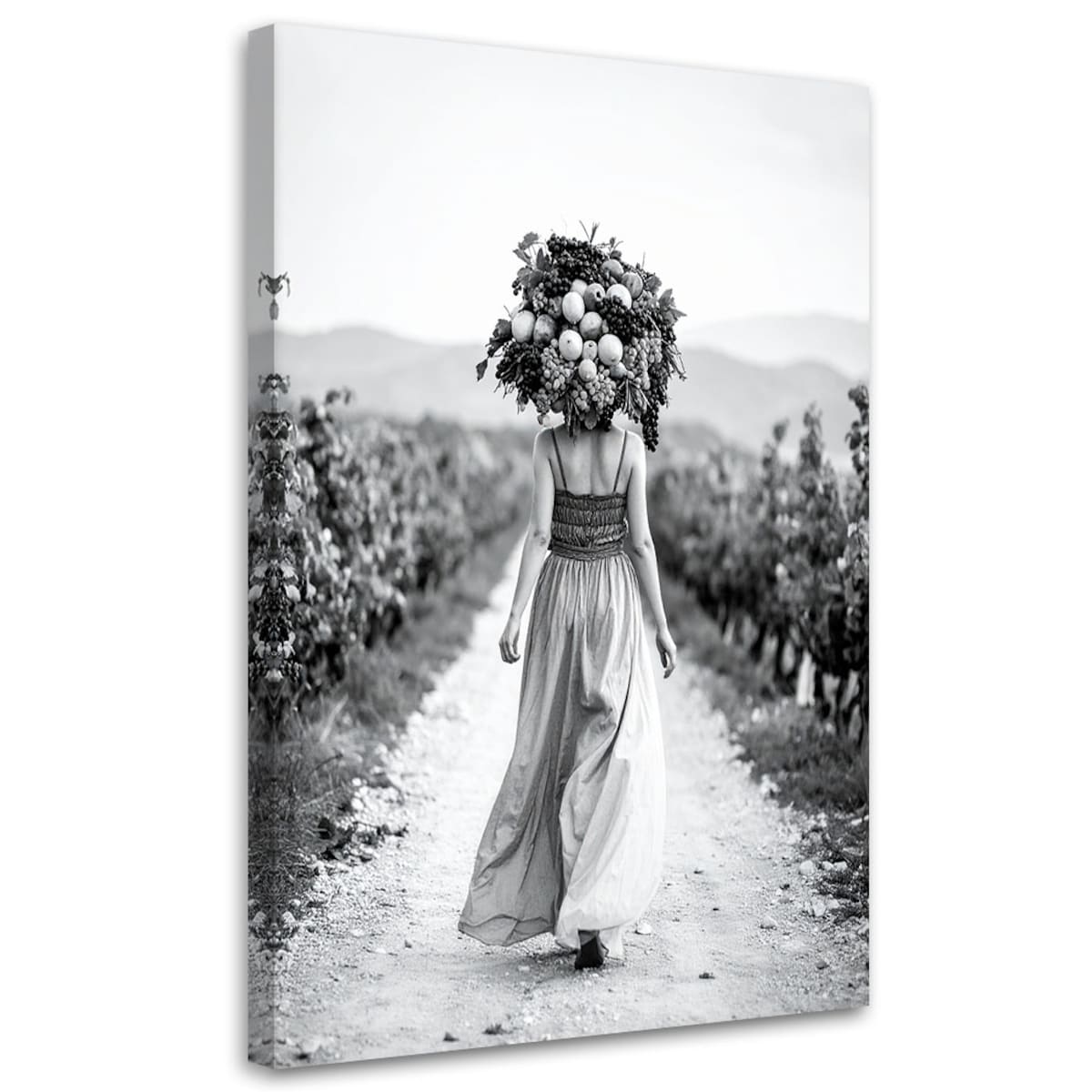Obraz czarno biały do salonu, Kobieta z owocami na głowie 70x100