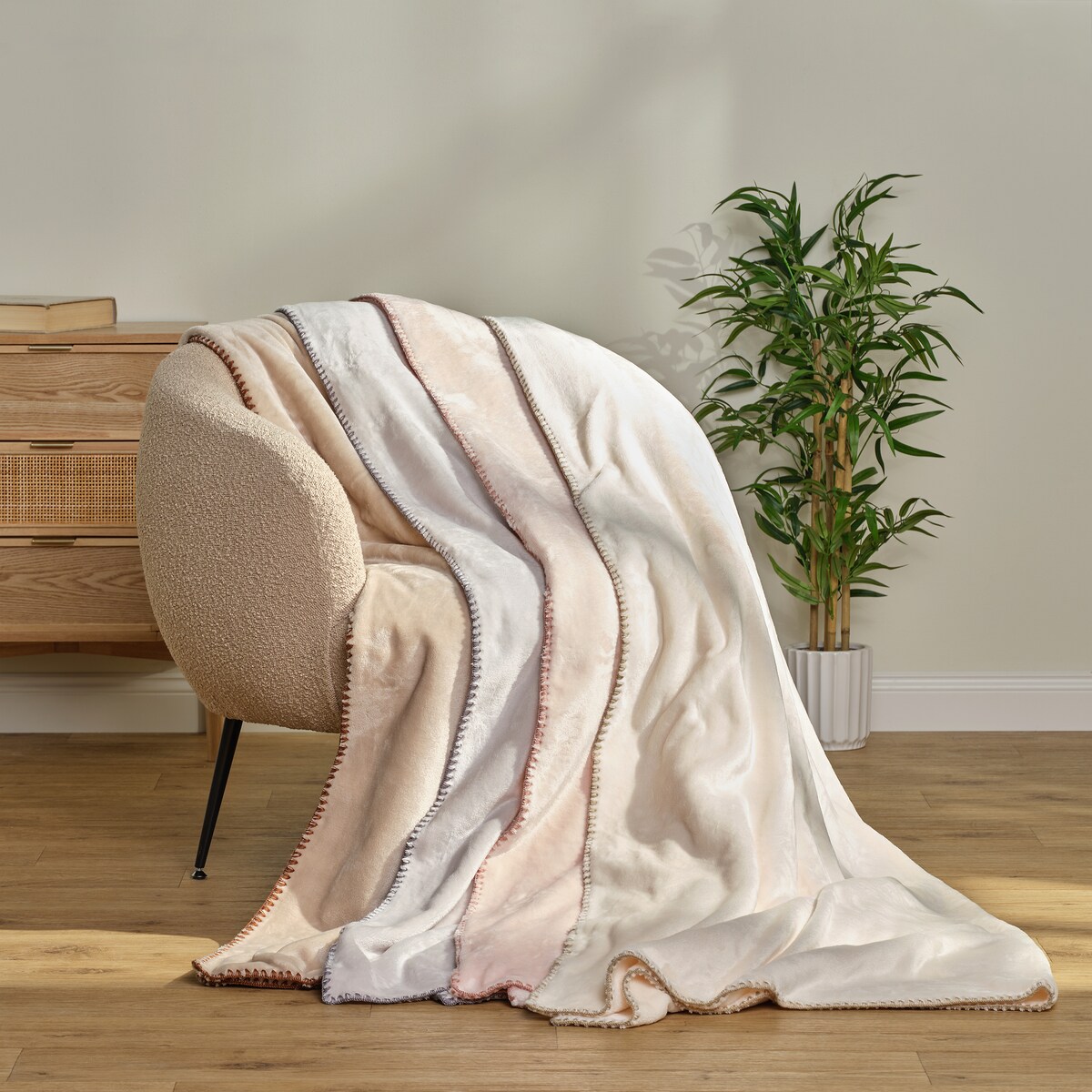 Jednokolorowy koc z wiskozą Maresa 150x200 cm