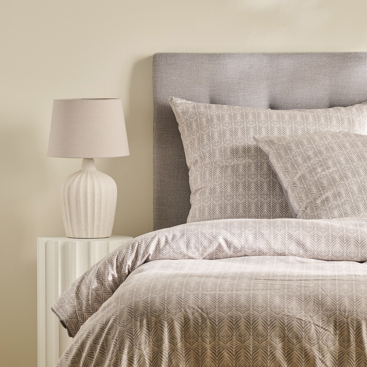 Pościel Z Mikrofibry Ariess 200x220 cm z motywem abstrakcyjnym