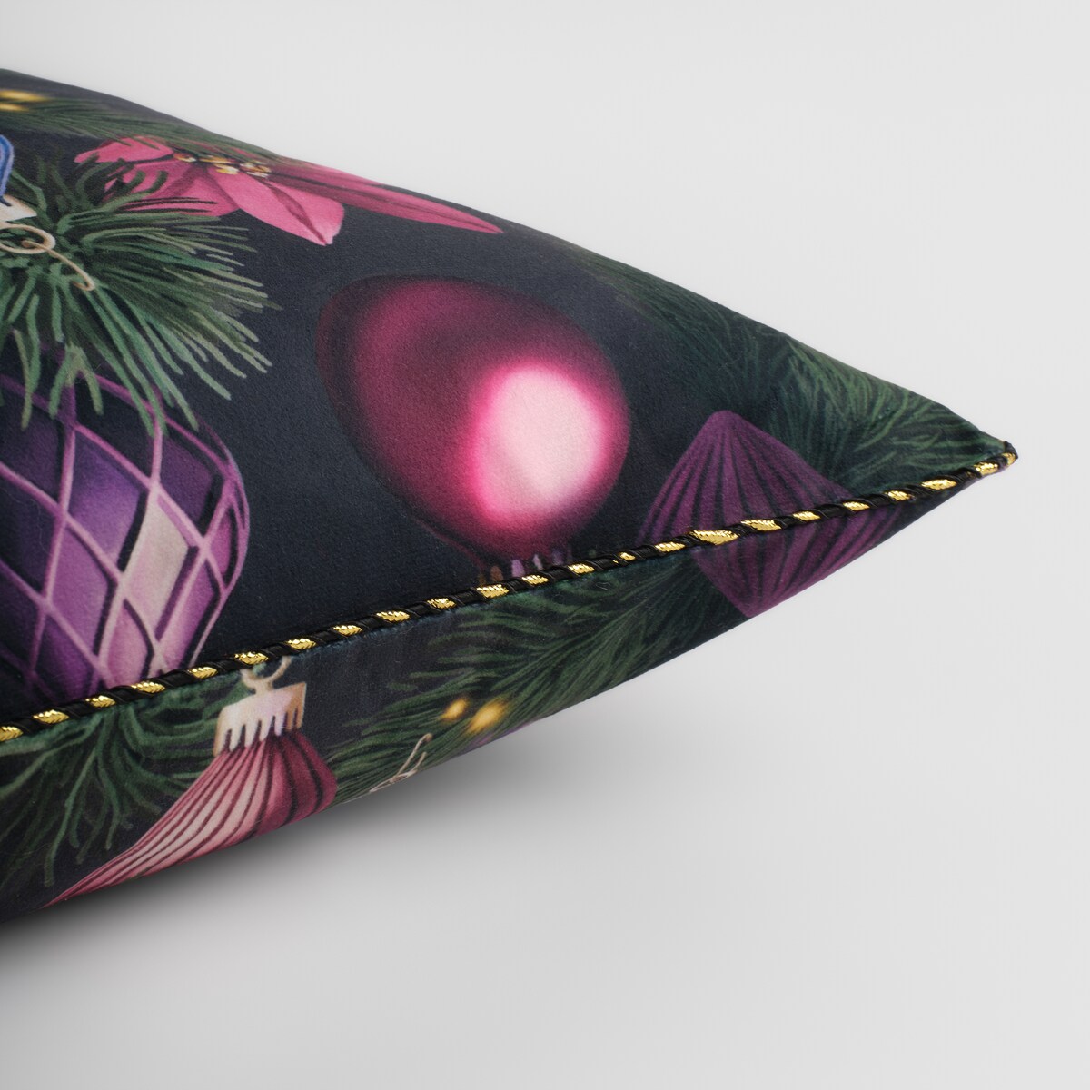 Poszewka z nadrukiem Miravella 45x45 cm z motywem choinki