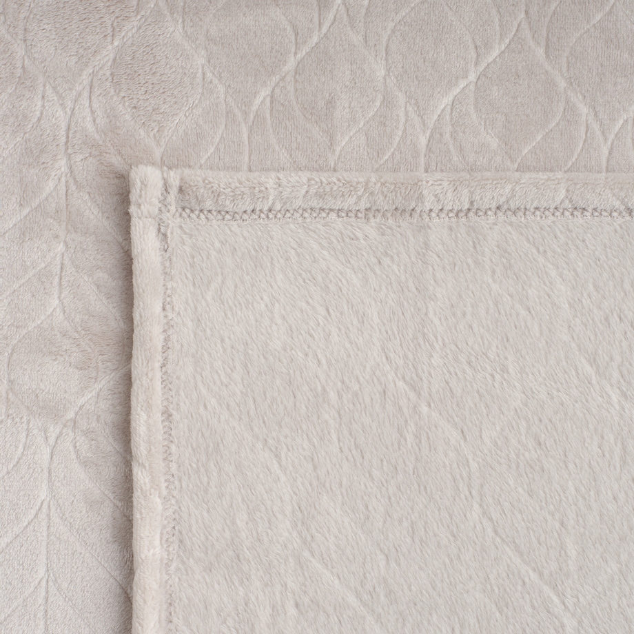 Jednokolorowy koc z wytłoczonym wzorem Violineos 150x200 cm z motywem arabeski