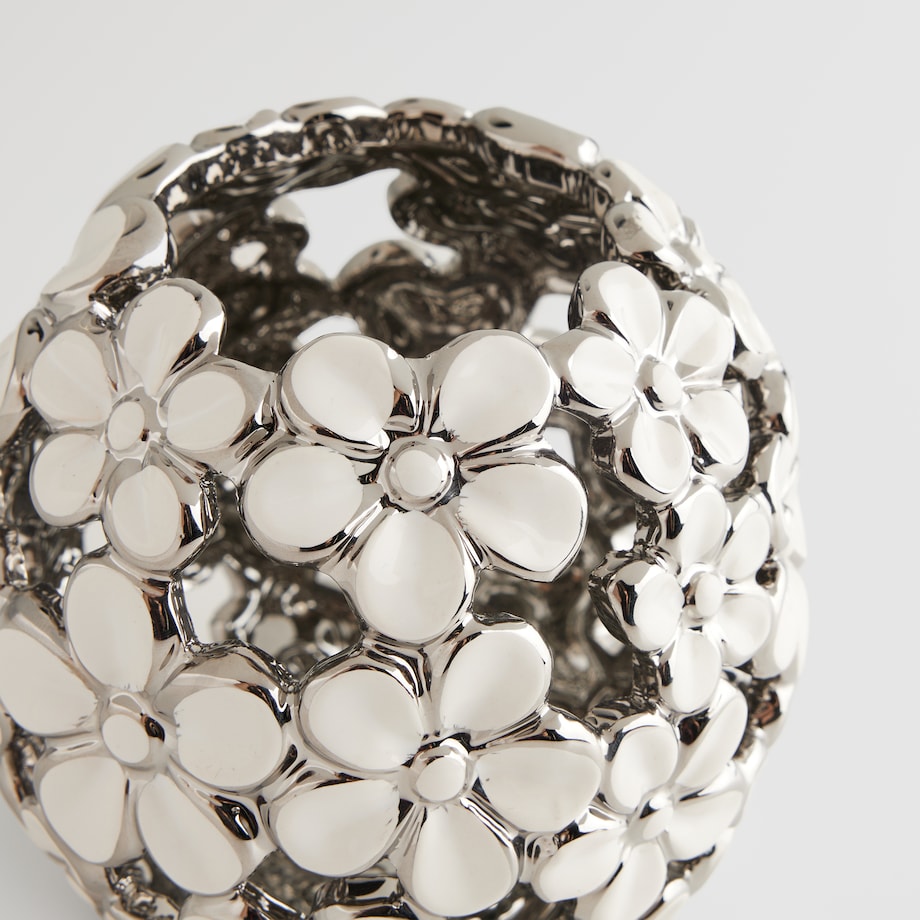 Świecznik Flosales z motywem kwiatowym