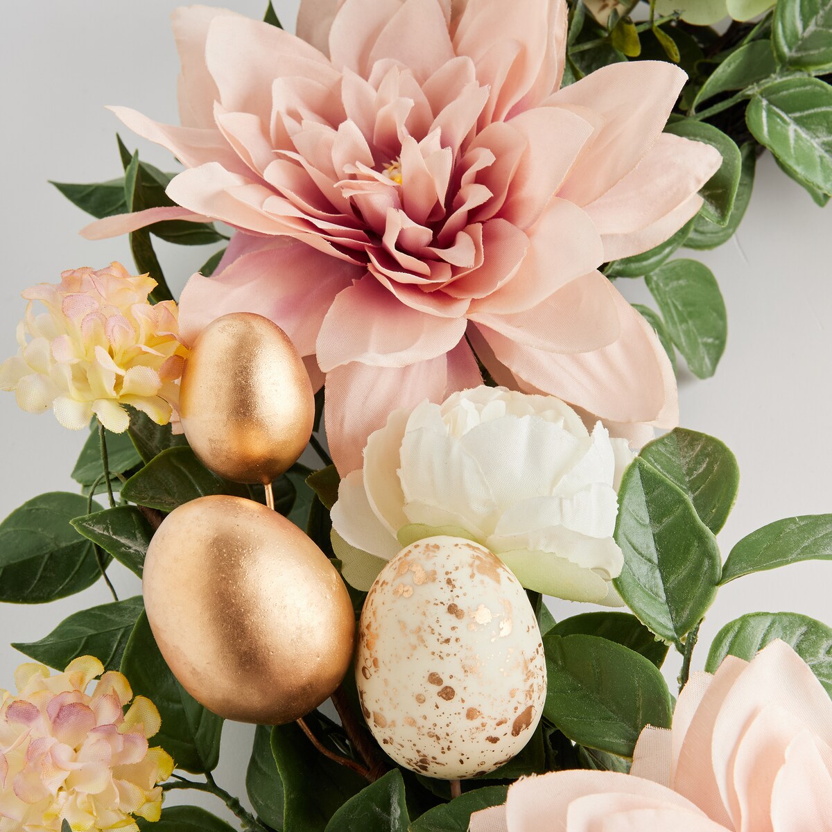 Wianek Remieros z motywem kwiatowym i jajek