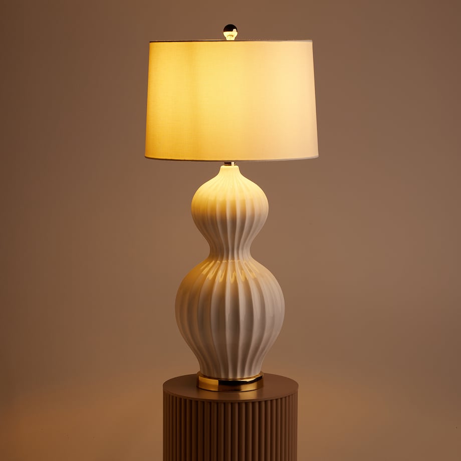 Lampa Stołowa Ze Szklaną Podstawą Flawless