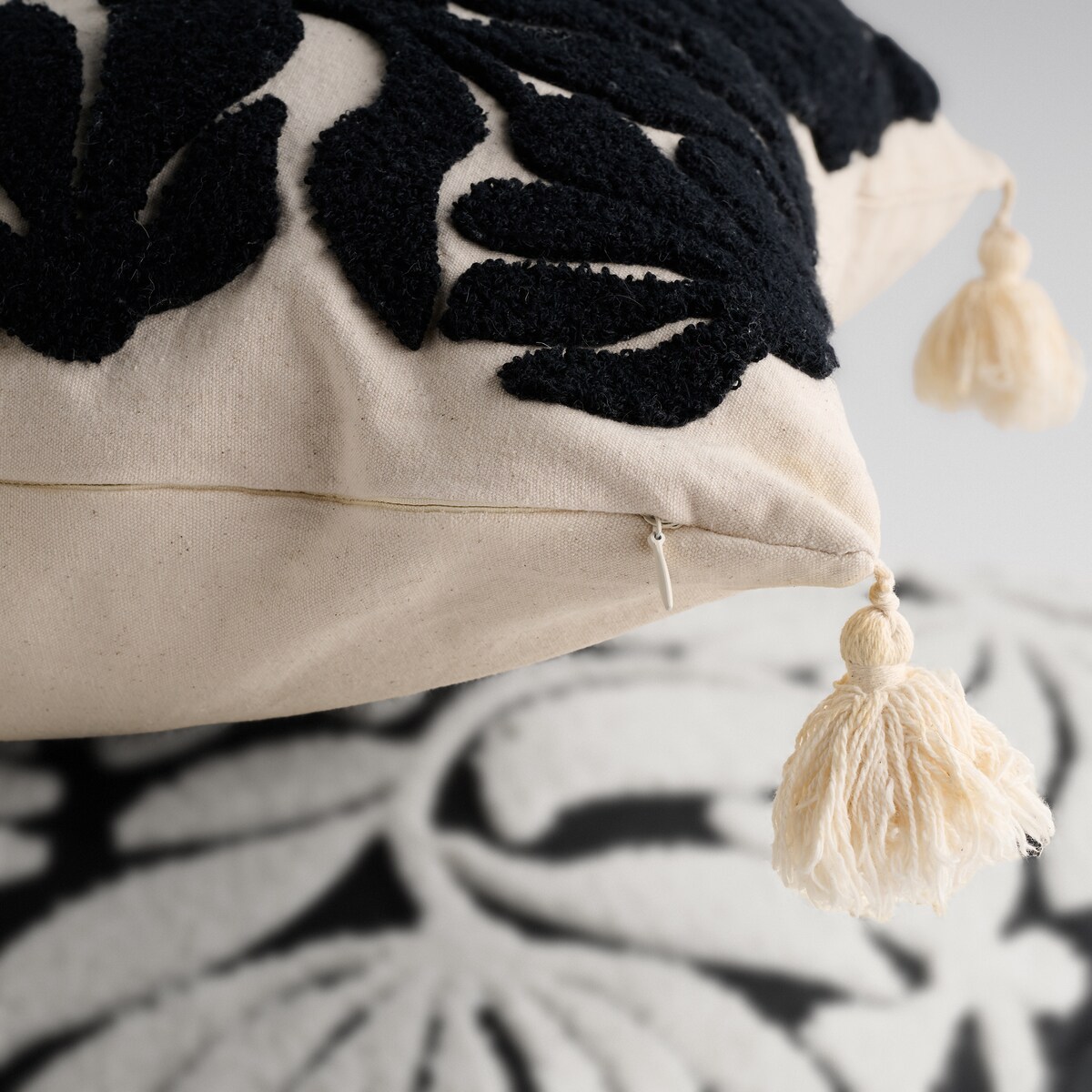 Poszewka Haftowana Elvoria 45x45 cm