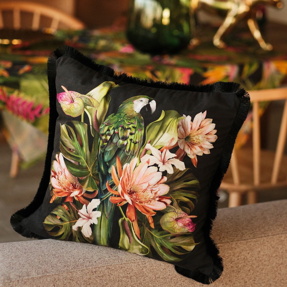 Poszewka z nadrukiem Piroso 45x45 cm z motywem kwiatowym