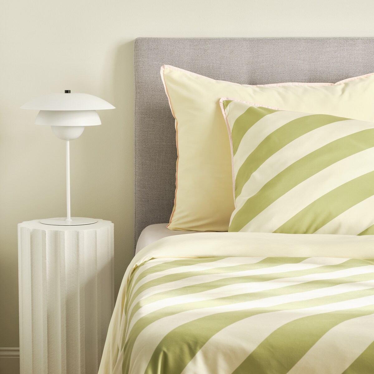 Pościel z mikrofibry z lamówką Pasiu 160x200 cm w paski