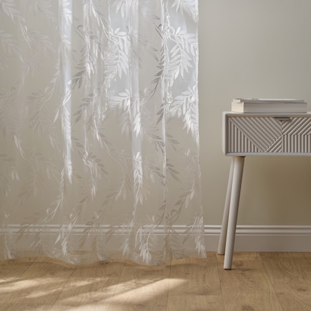 Firana haftowana Viola 140x250 cm z motywem kwiatowym