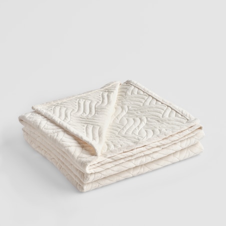 Jednokolorowa narzuta na łóżko z wytłoczonym wzorem Bessaria 200x220 cm