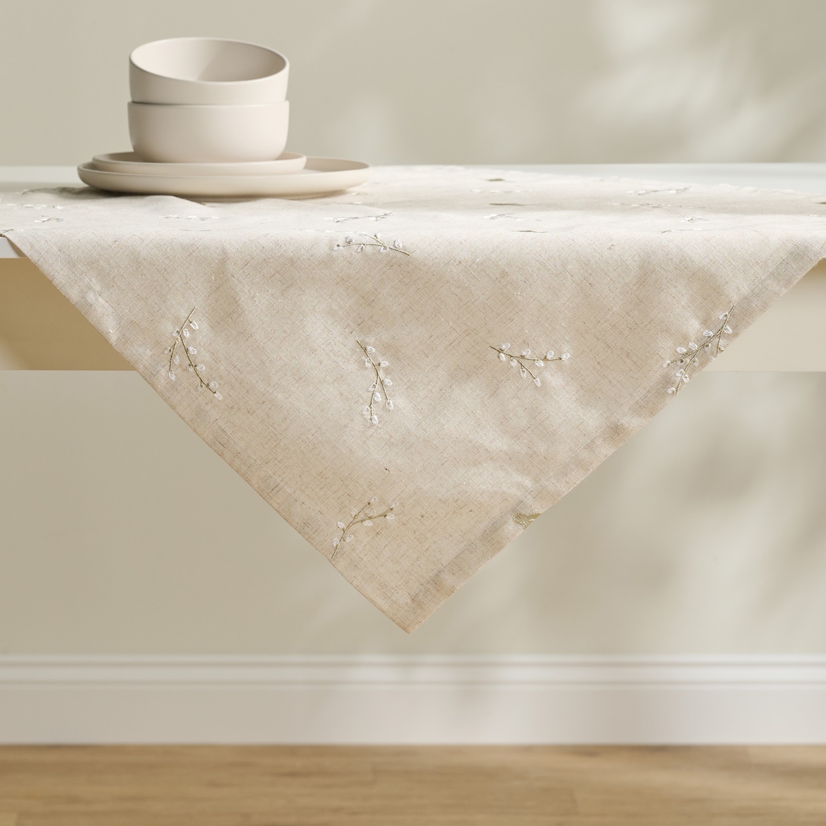 Serweta Haftowana Bazinka 80x80 cm z motywem bazi