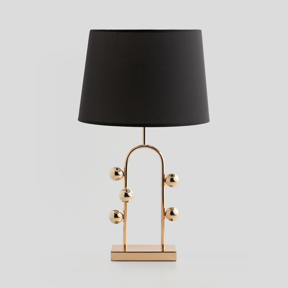 Noni lampa stołowa z metalową podstawą