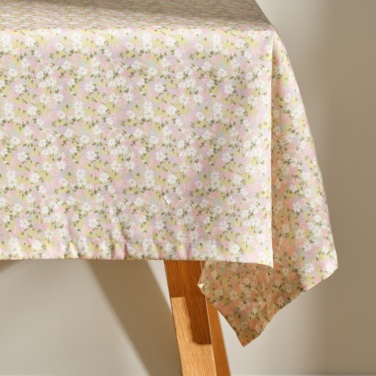 Obrus Drukowany Florecio 150x220 cm z motywem kwiatowym