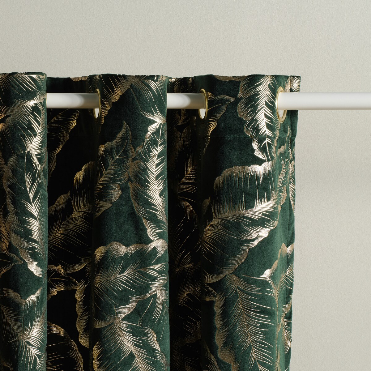 Zasłona Welwetowa Foglare 140x250 cm z motywem liściastym