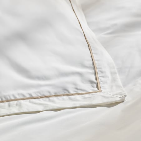 Jednokolorowa pościel z perkalu z lamówką Perlamo 200x220 cm