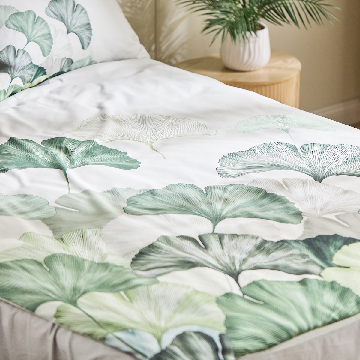 Komplet pościeli z mikrofibry Leander 200x220 cm z 2 poszewkami 70x80