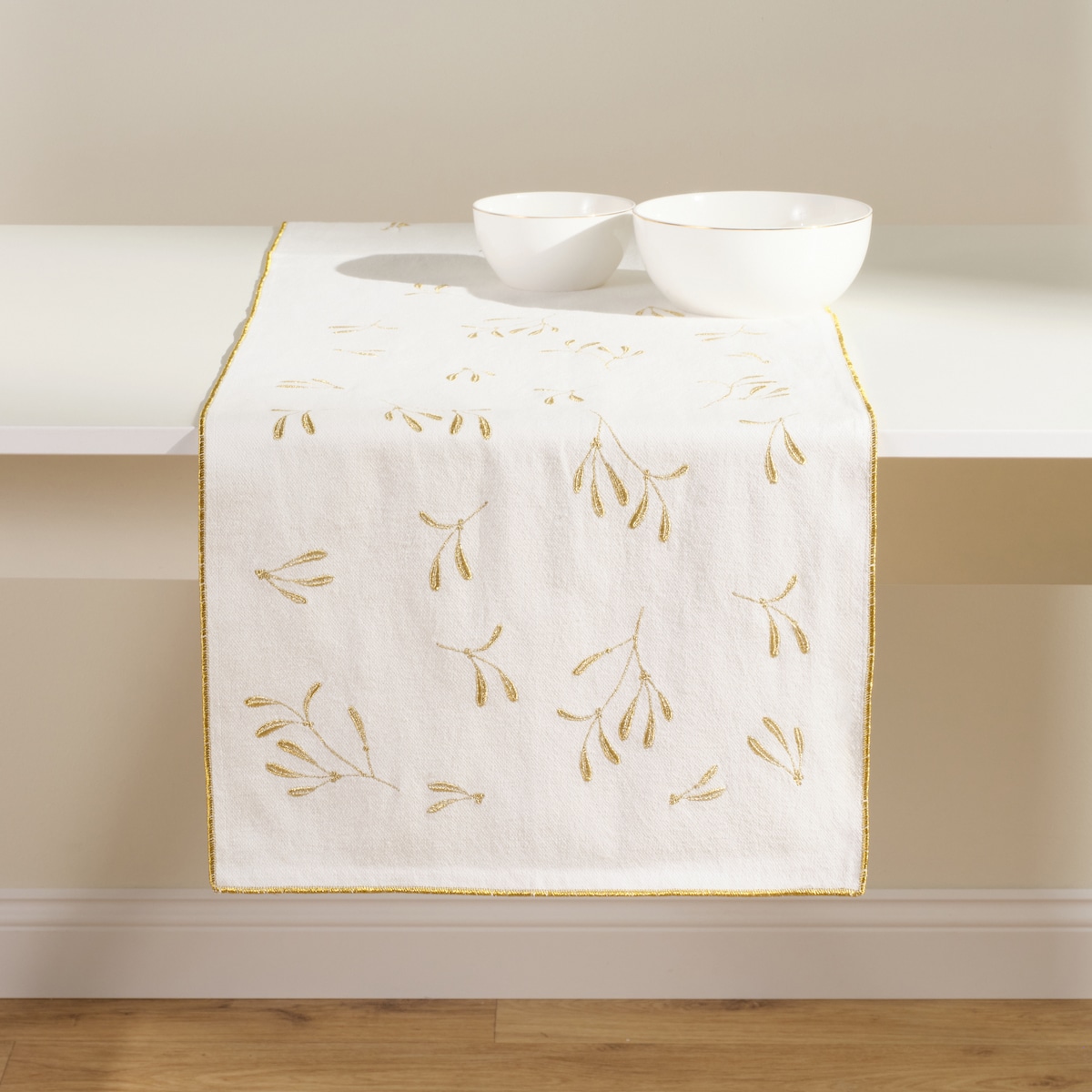 Bieżnik Vishiosi 40x180 cm z motywem roślinnym