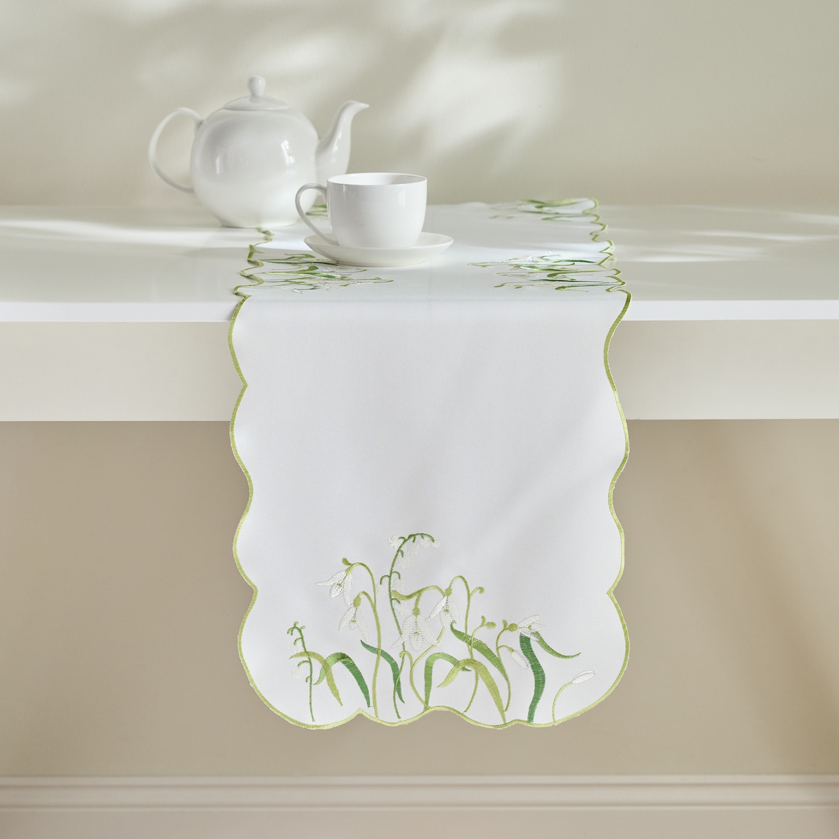 Bieżnik Haftowany Convelio 35x174 cm z motywem kwiatowym