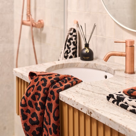 Ręcznik Panther 70x130 cm z motywem zwierzęcym